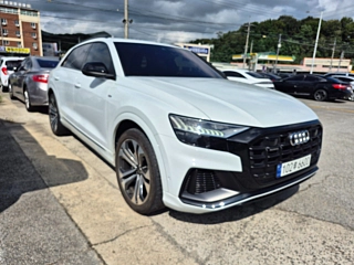 AUDI Q8 4M 2023