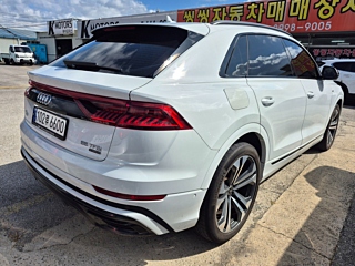AUDI Q8 4M 2023