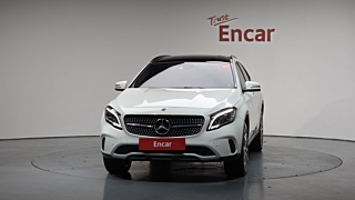 MERCEDES BENZ GLA-CLASS X156 2017