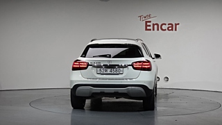 MERCEDES BENZ GLA-CLASS X156 2017