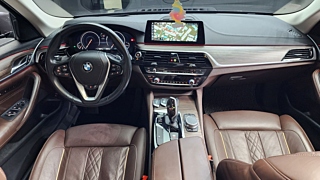 BMW 5-SERIES G30 2018
