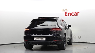 PORSCHE MACAN 2018