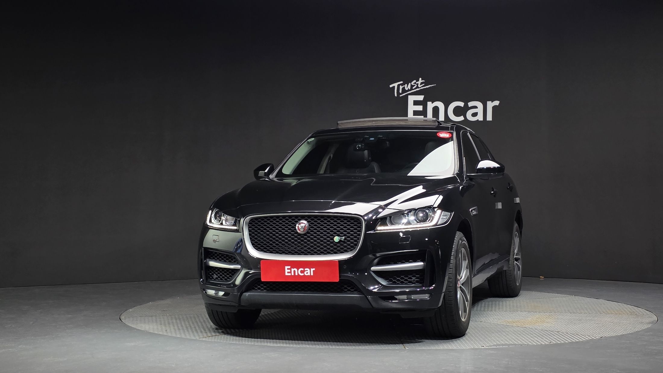 JAGUAR F-PACE 2016