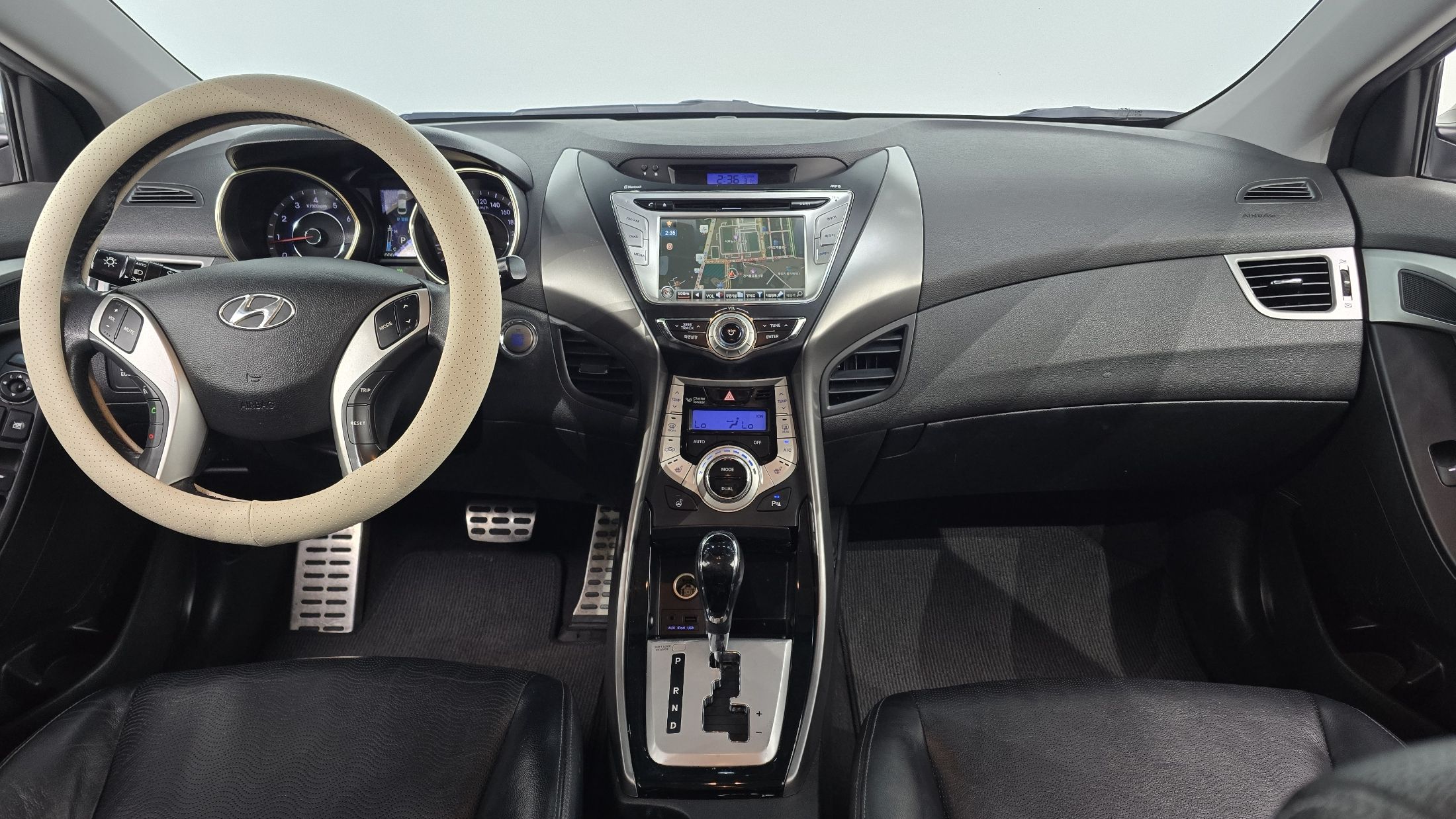 HYUNDAI AVANTE MD 2011