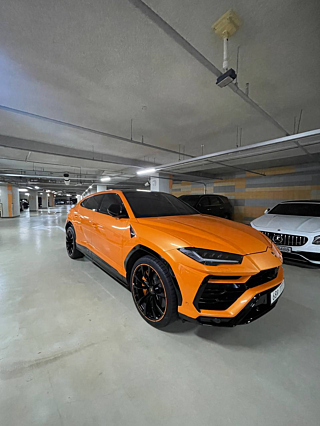 LAMBORGHINI URUS 2022