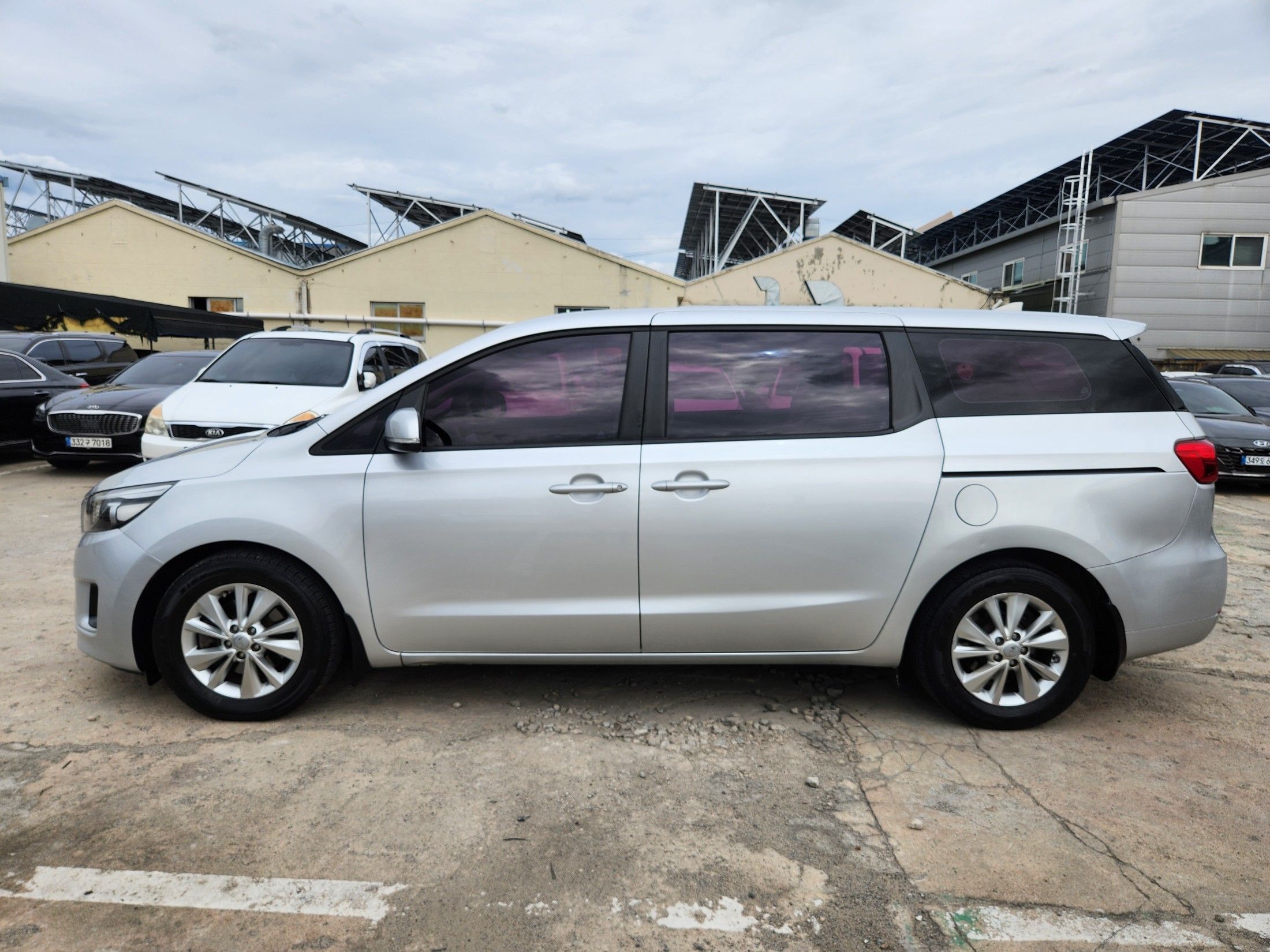 KIA CARNIVAL 2015