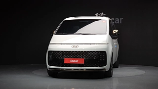 HYUNDAI STARIA 2025