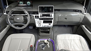 HYUNDAI STARIA 2025