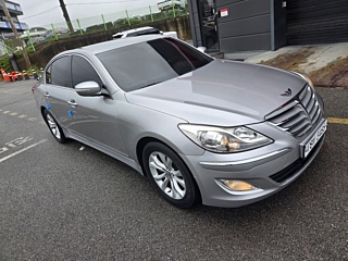 HYUNDAI GENESIS 2011