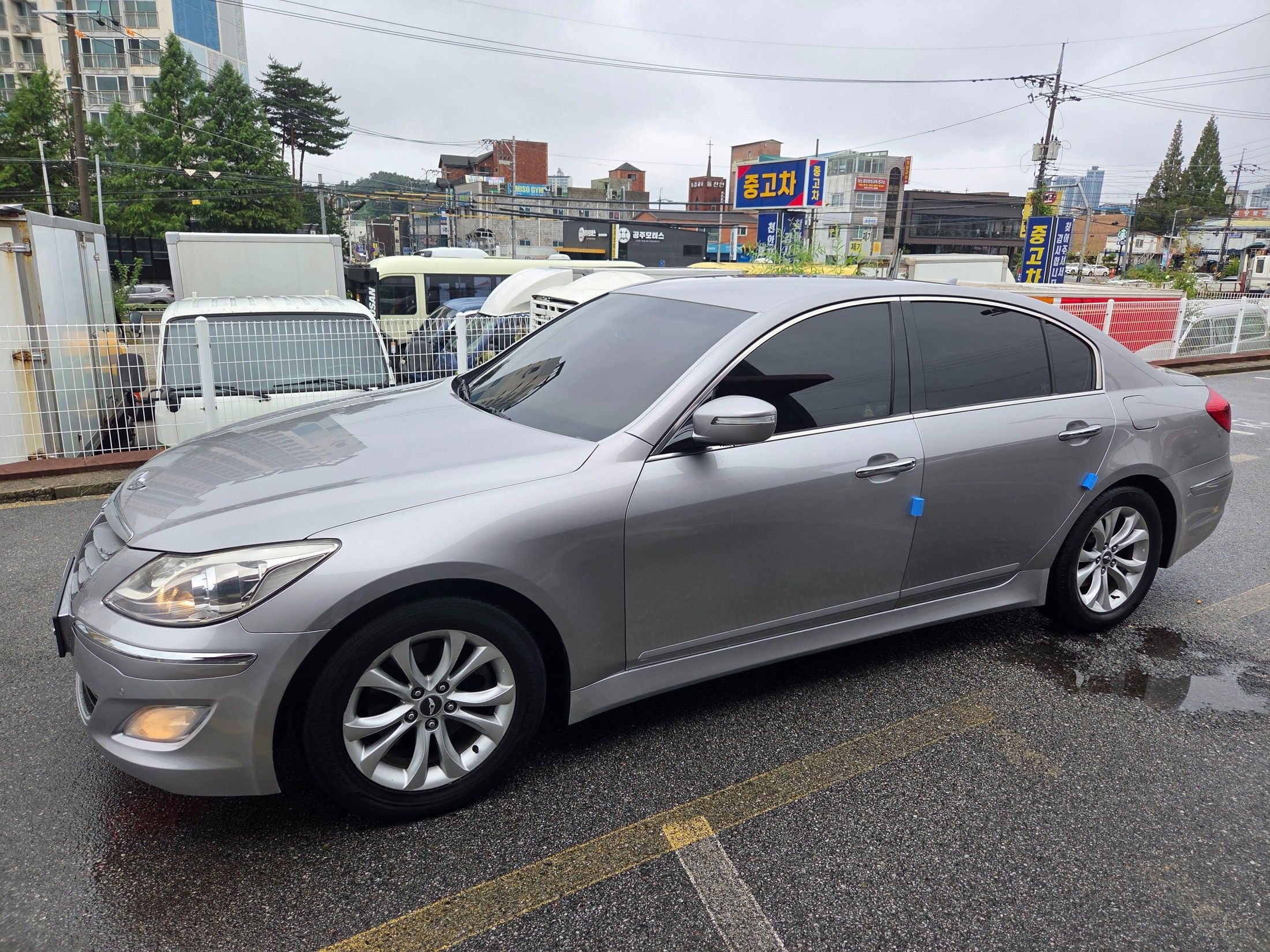 HYUNDAI GENESIS 2011