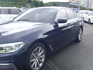BMW 5-SERIES G30 2019