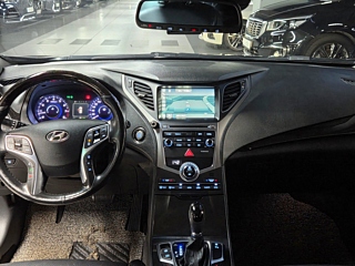 HYUNDAI GRANDEUR HG 2016