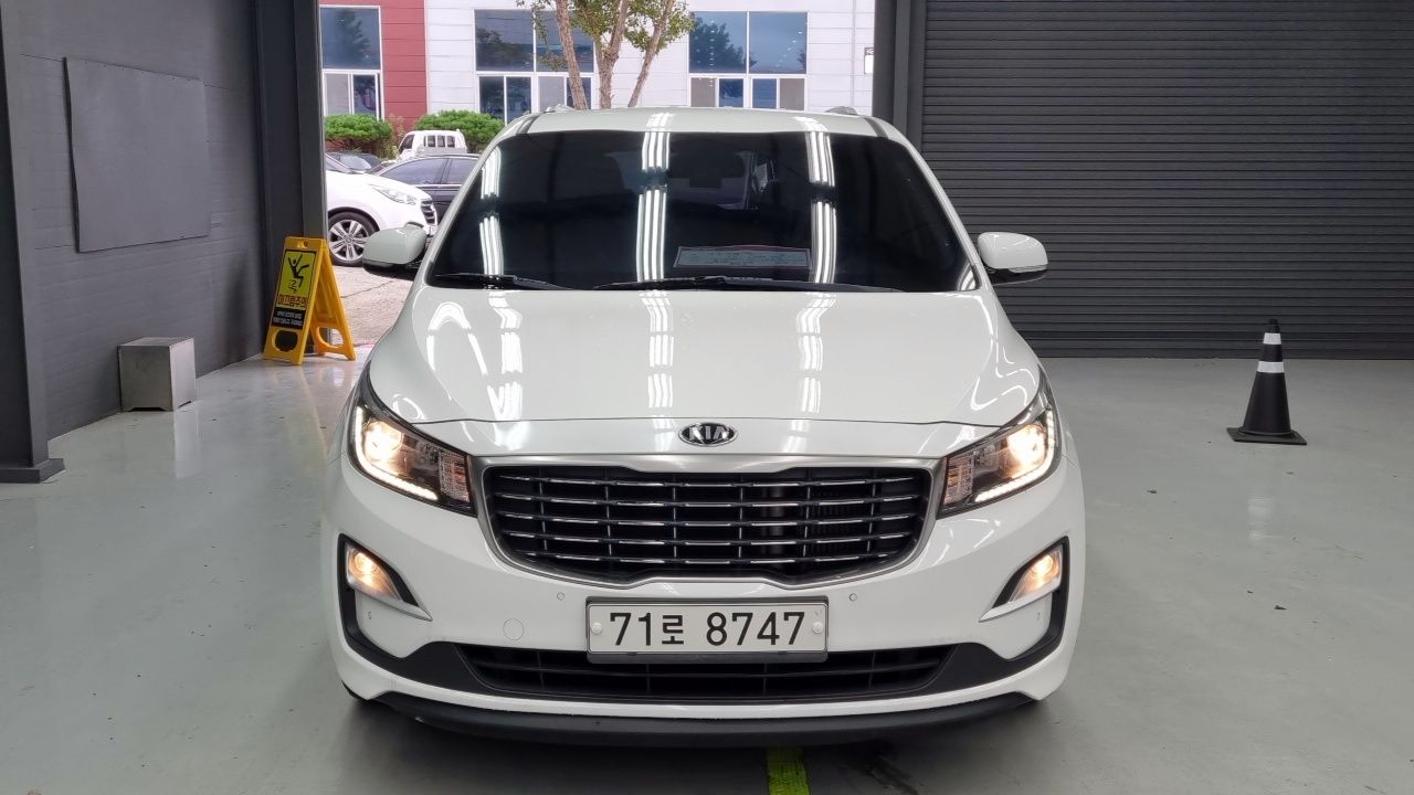 KIA CARNIVAL 2018