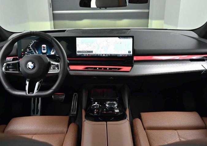 BMW 5-SERIES G60 2024