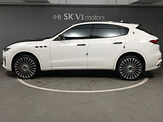 MASERATI LEVANTE 2016