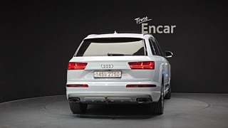 AUDI Q7 4M 2016