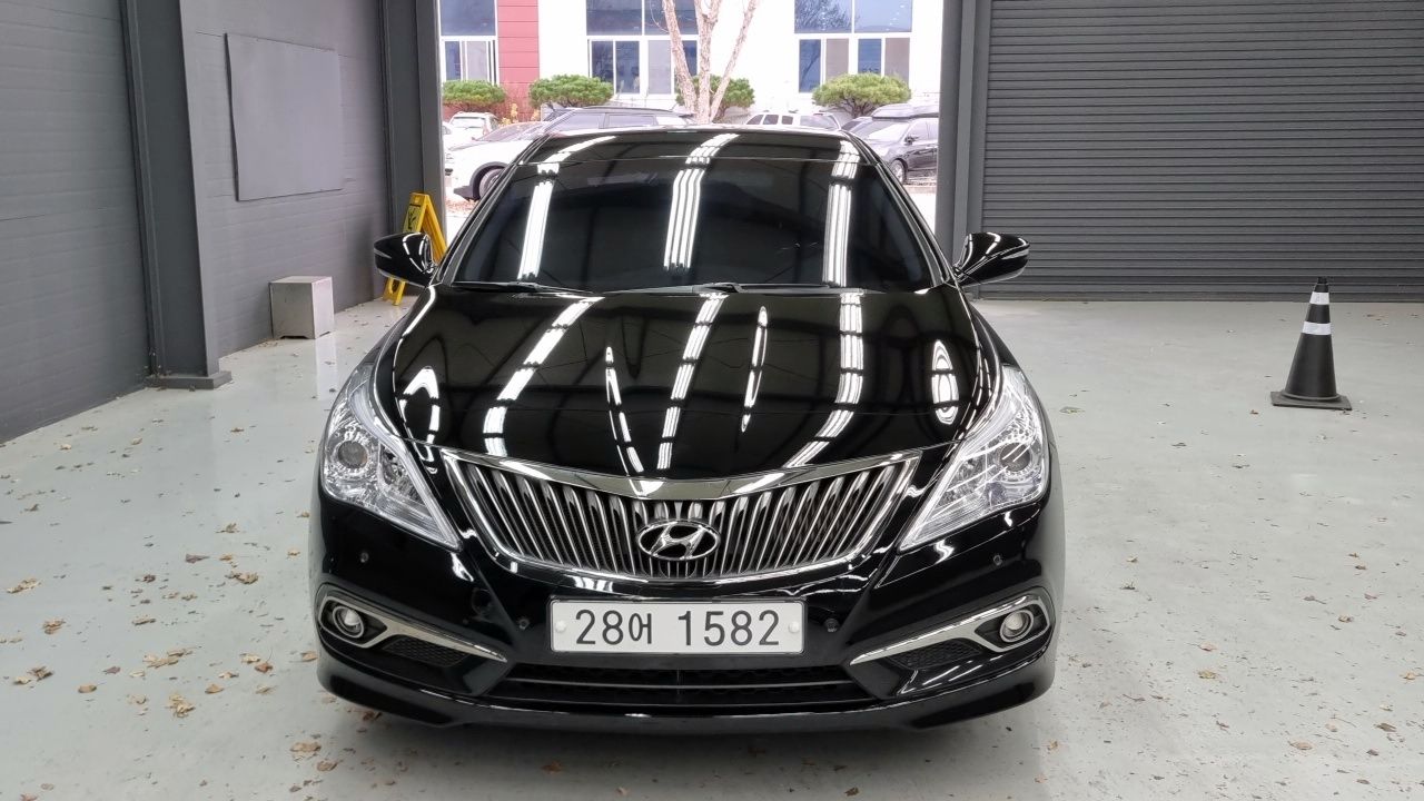 HYUNDAI GRANDEUR HG 2015