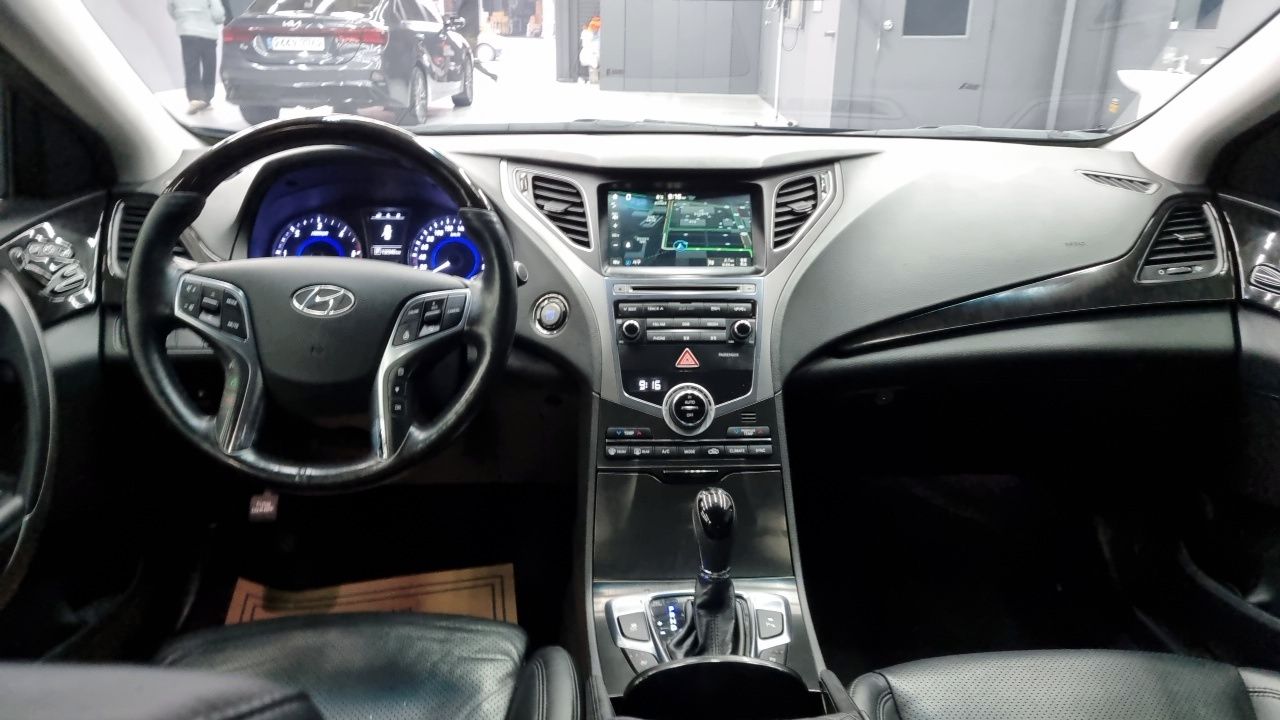 HYUNDAI GRANDEUR HG 2015