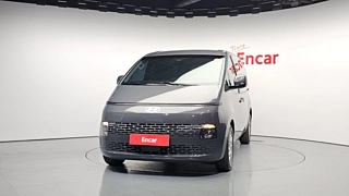 HYUNDAI STARIA 2025
