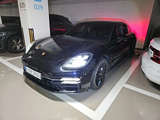 PORSCHE PANAMERA 971 2021
