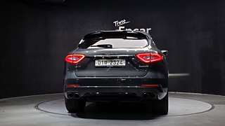 MASERATI LEVANTE 2017