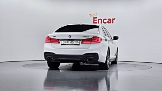 BMW 5-SERIES G30 2019