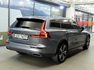 VOLVO V60 CROSS COUNTRY 2019
