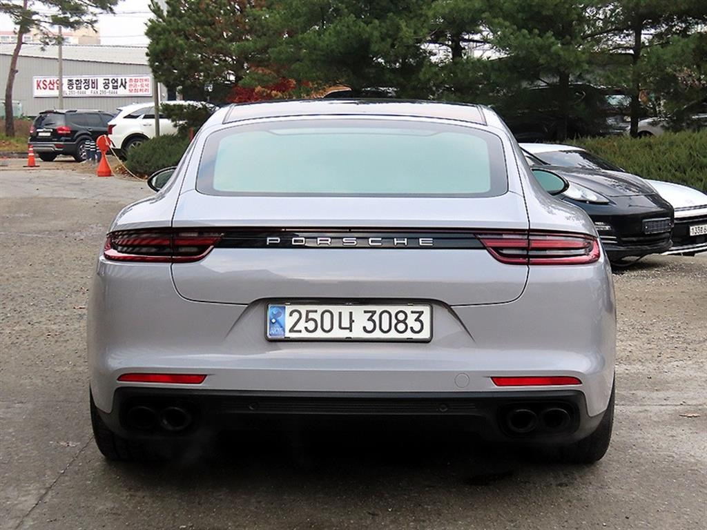 PORSCHE PANAMERA 971 2018