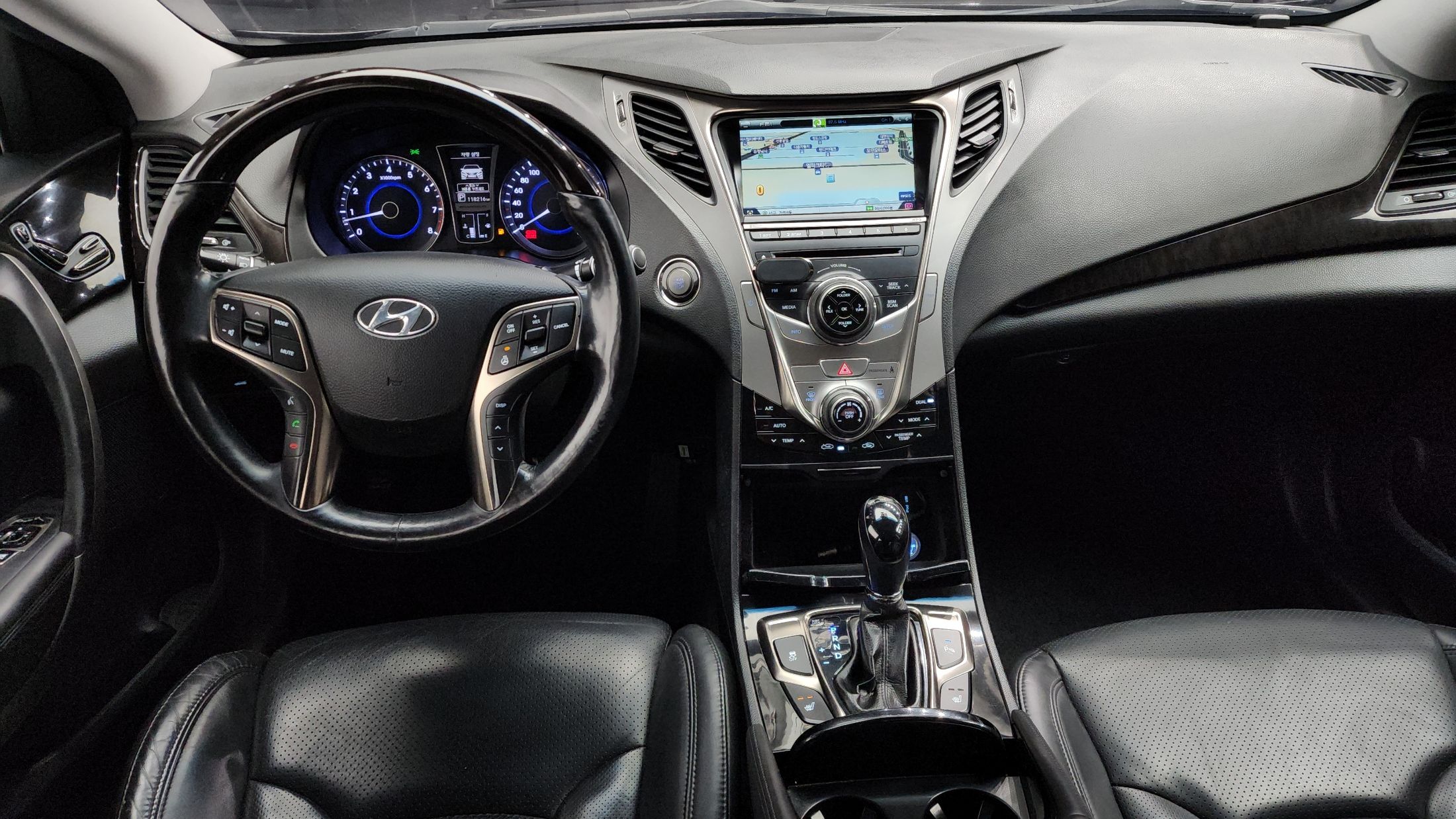 HYUNDAI GRANDEUR HG 2011