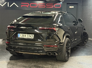 LAMBORGHINI URUS 2020