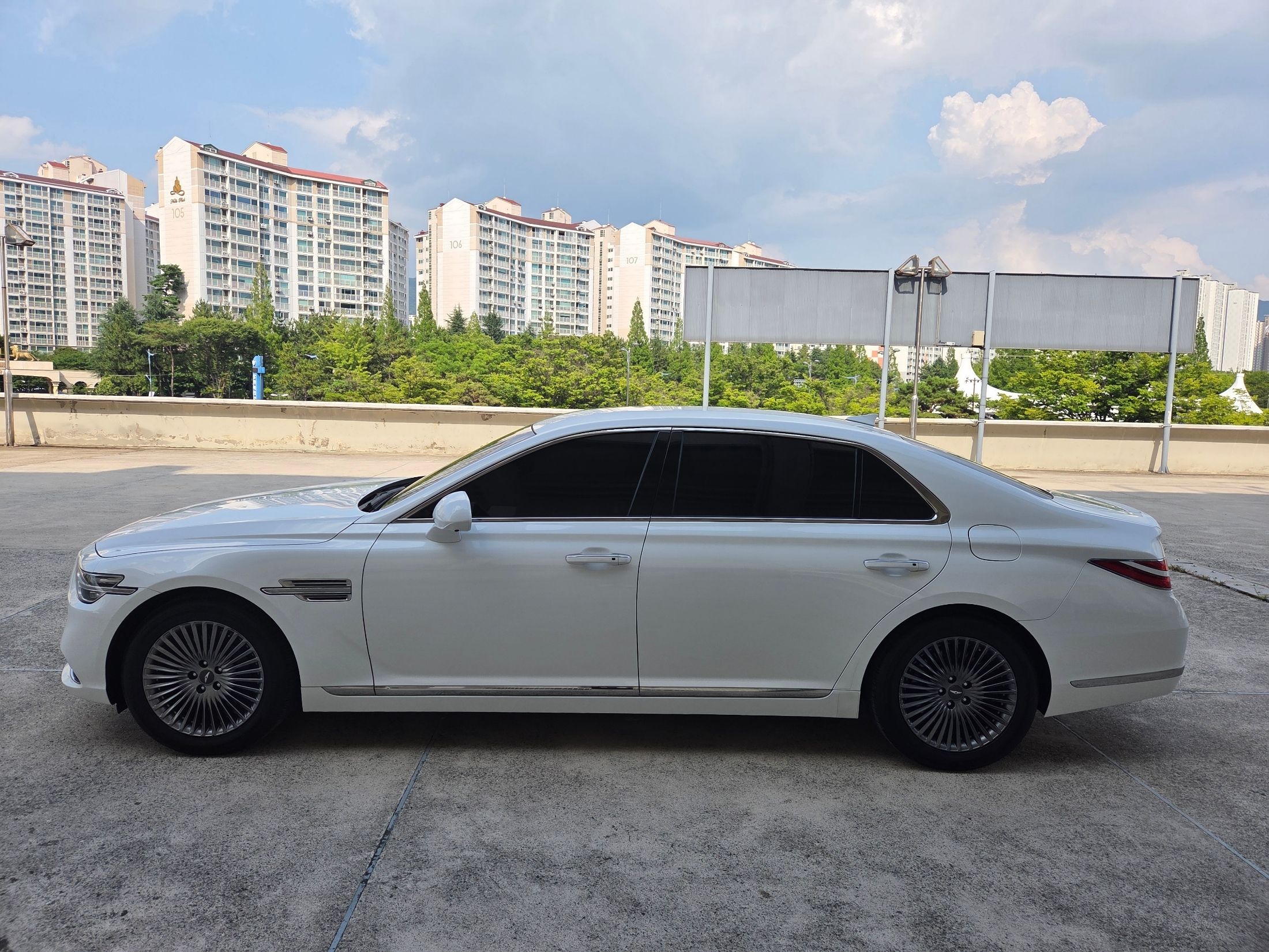 GENESIS G90 2020