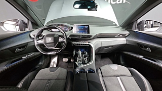 PEUGEOT 5008 2019