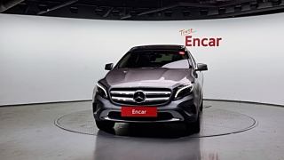 MERCEDES BENZ GLA-CLASS X156 2017