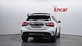 MERCEDES BENZ GLA-CLASS X156 2017