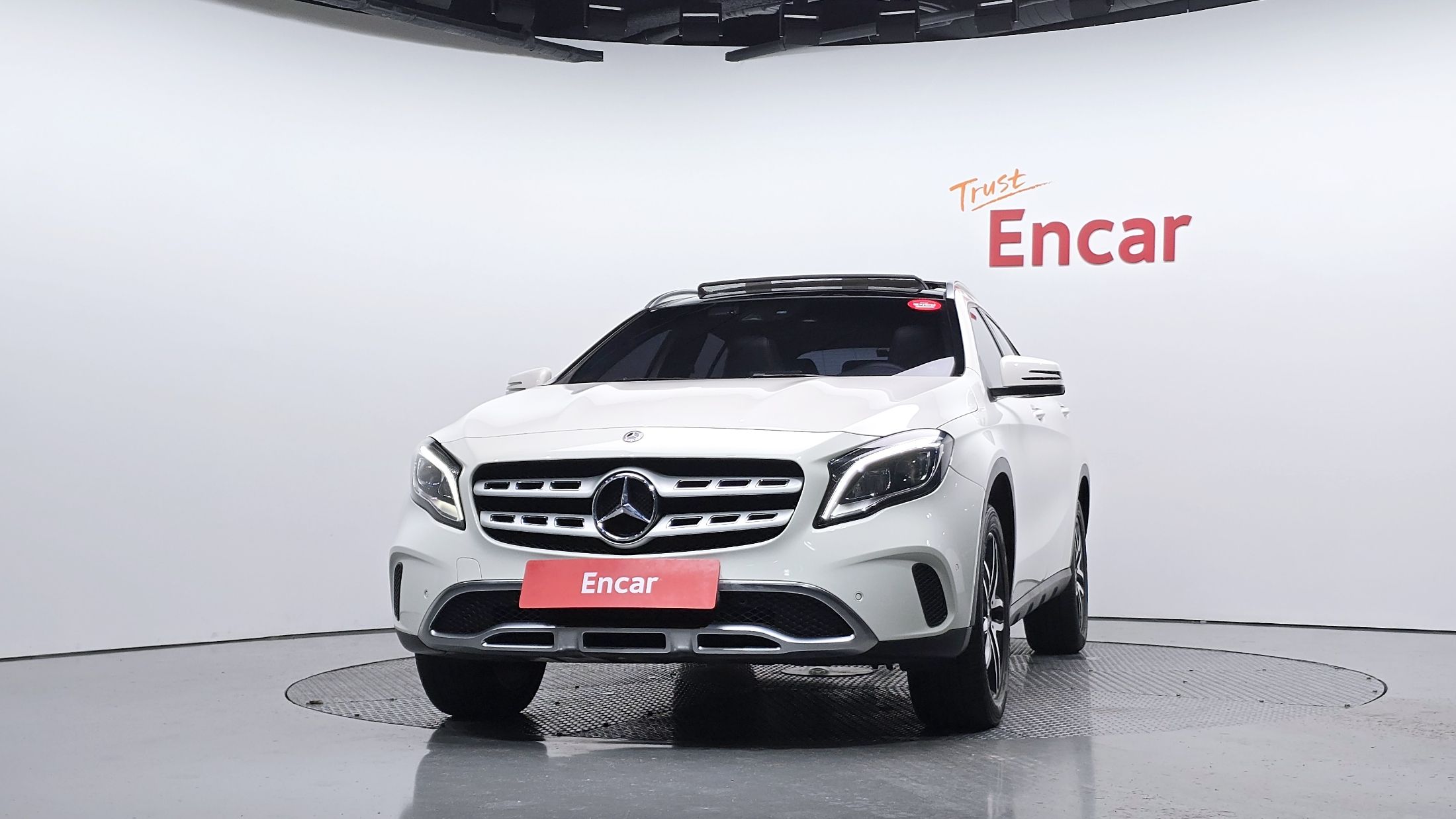 MERCEDES BENZ GLA-CLASS X156 2017