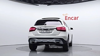 MERCEDES BENZ GLA-CLASS X156 2017