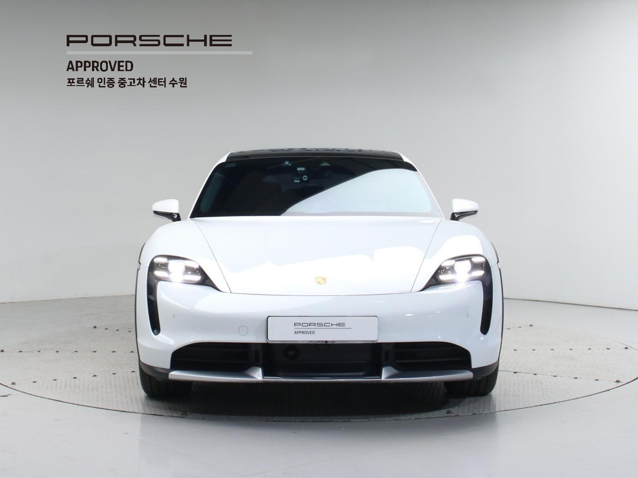 PORSCHE TAYCAN 2024
