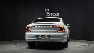 VOLVO S90 2022