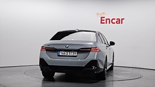 BMW 5-SERIES G60 2024