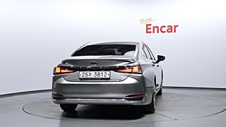 LEXUS ES300H 2018