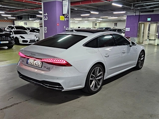 AUDI A7 4K 2020