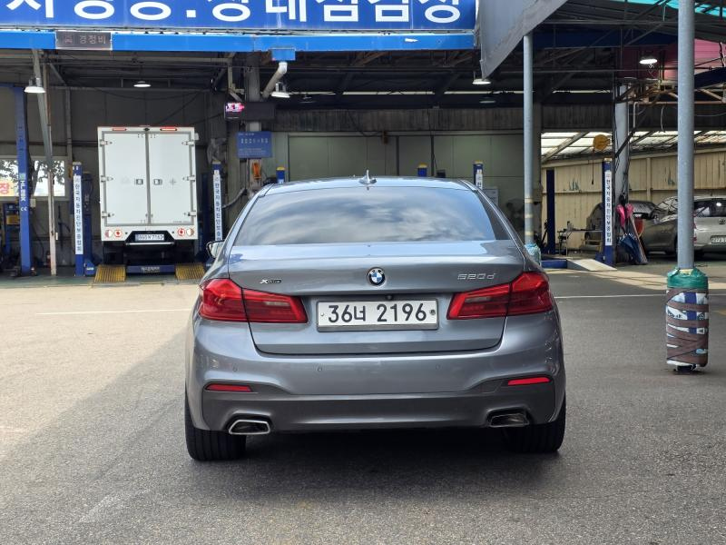 BMW 5-SERIES G30 2017