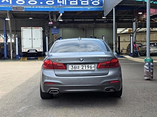 BMW 5-SERIES G30 2017