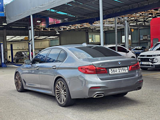BMW 5-SERIES G30 2017