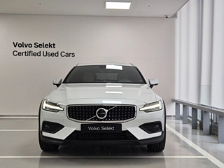 VOLVO V60 CROSS COUNTRY 2025