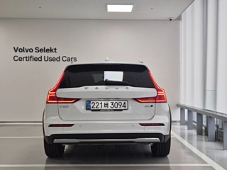 VOLVO V60 CROSS COUNTRY 2025