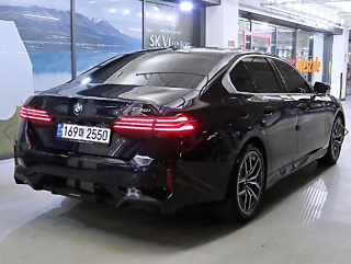 BMW 5-SERIES G60 2024