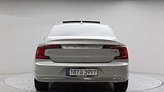VOLVO S90 2023