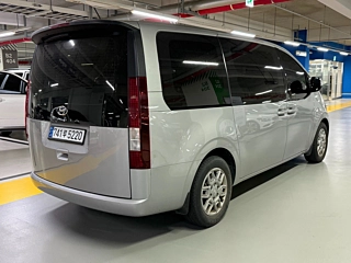 HYUNDAI STARIA 2021
