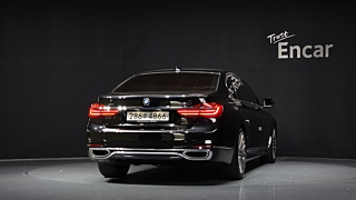 BMW 7-SERIES G11 2016